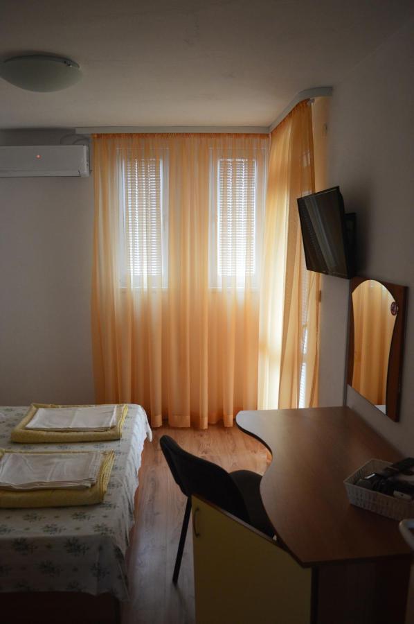 Yanis Hotel Chernomorets Exterior photo
